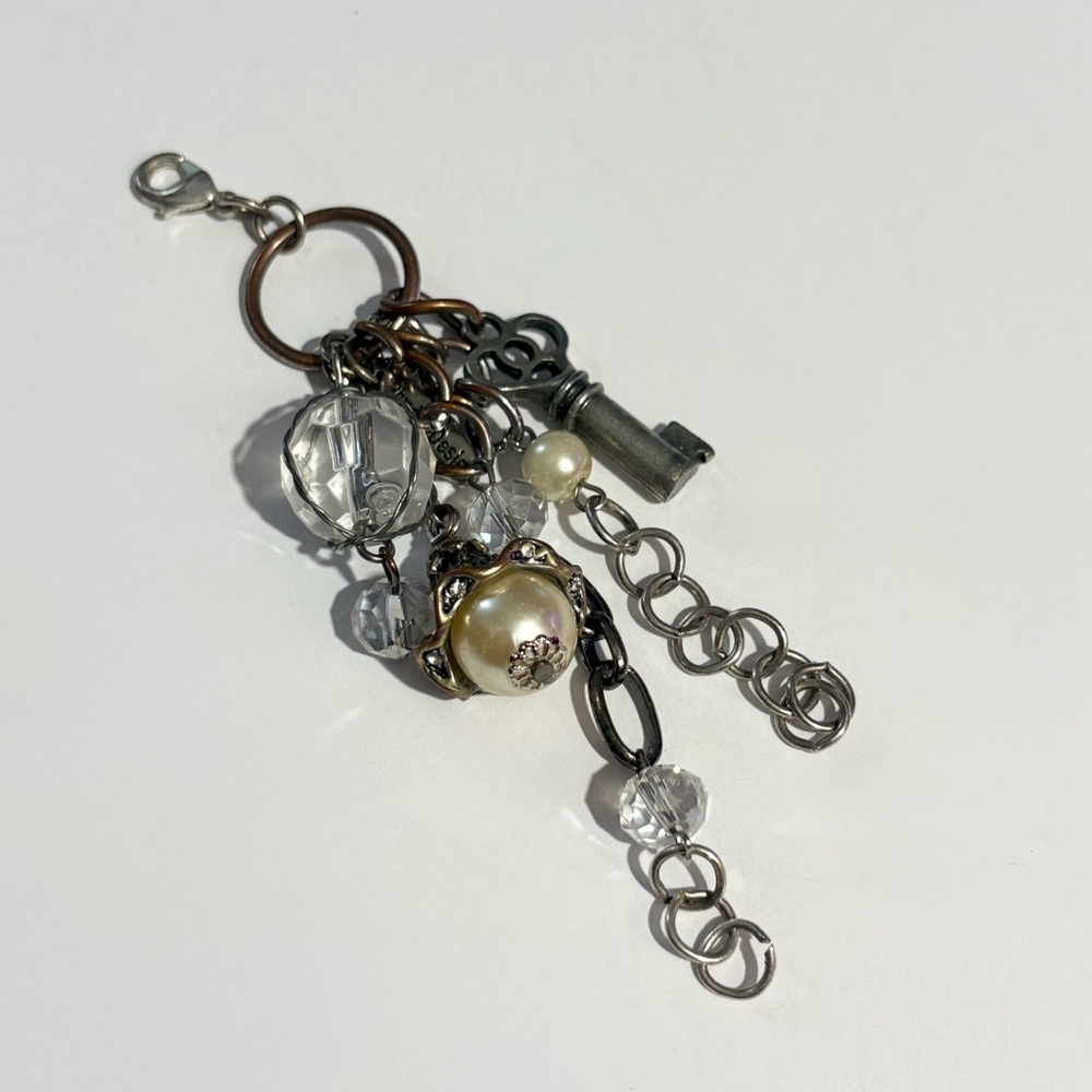 Multi-Charm Plunder Design Faux Pear Faceted Stone Skeleton Key Keychain